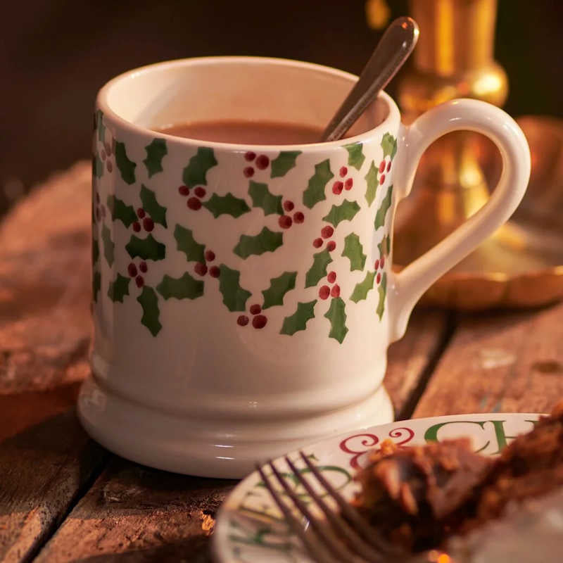 Emma Bridgewater Tiny Scattered Holly 1/2 Pint Mug