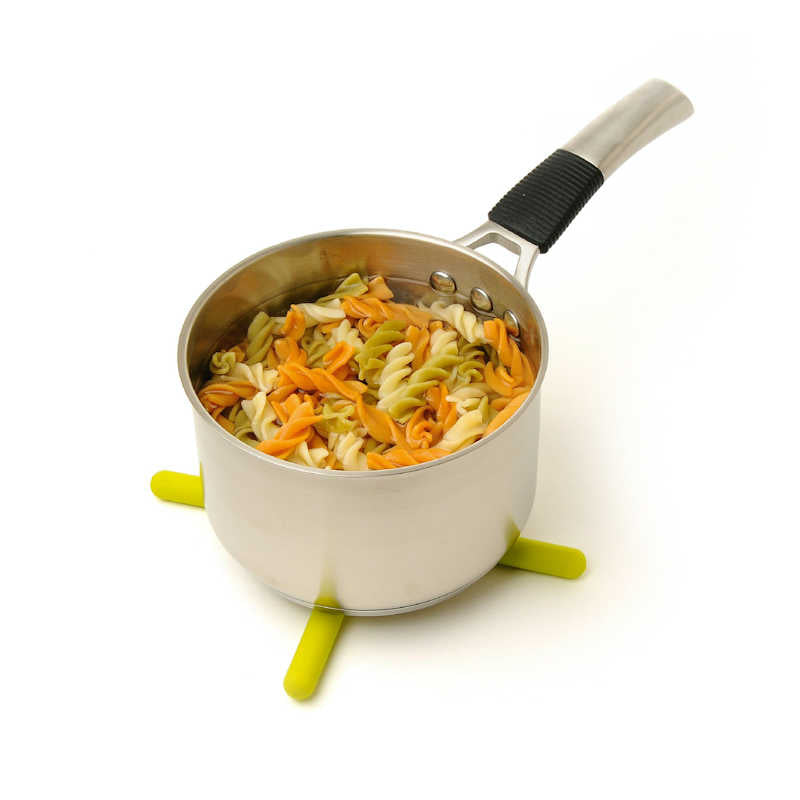 Colourworks Folding Trivet Green in use