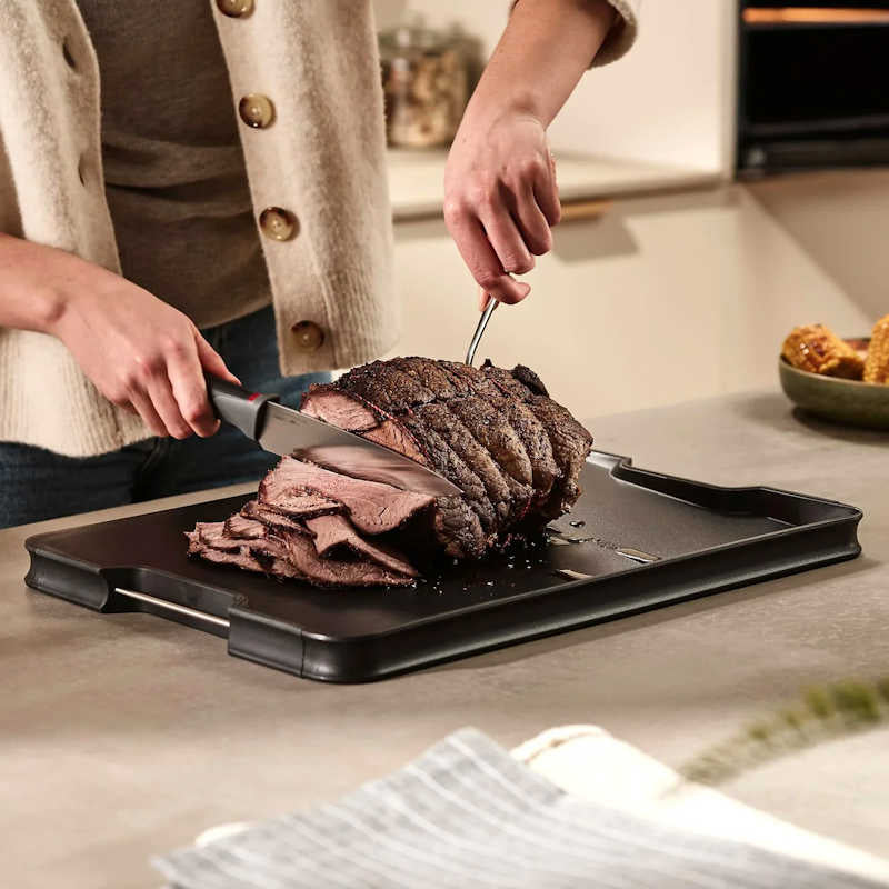 Joseph Joseph Cut&Carve Plus Multi-function Black Chopping Board