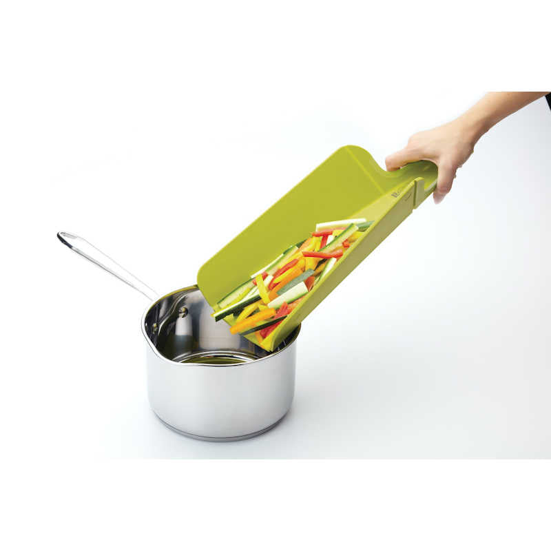colourworks folding chopping board over saucepan